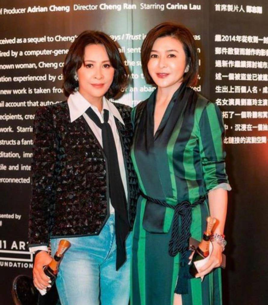 身材 关之琳刘嘉玲再度同框，关之琳皮肤细嫩光滑，刘嘉玲却法令纹明显