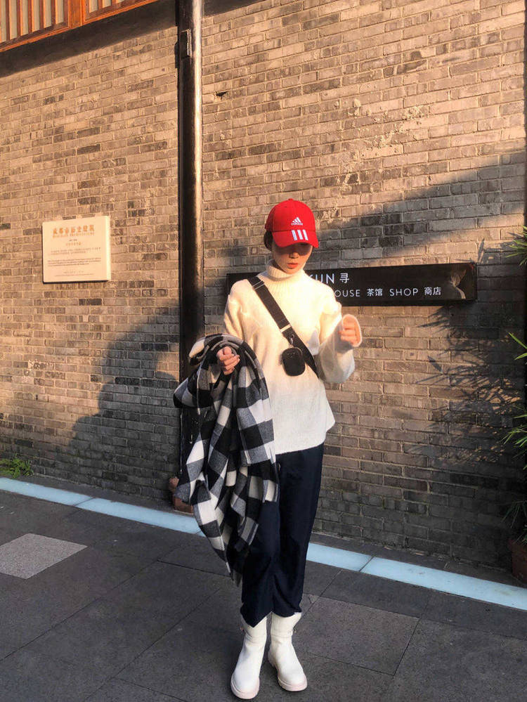 毛衣 格纹大衣的穿搭，看起来干净利索