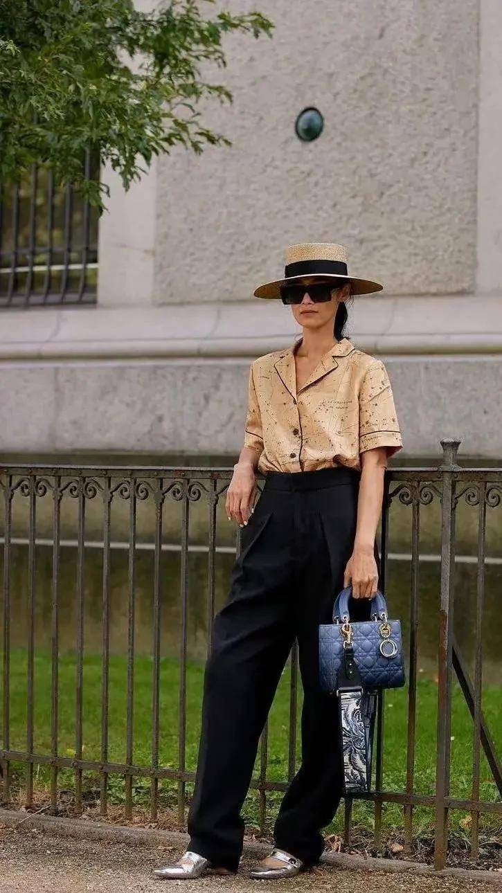 经典 别再穿马丁靴了!今年玛丽珍鞋才是正流行!