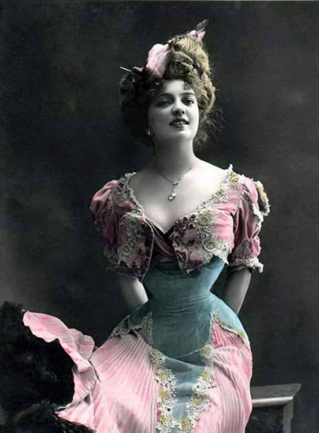 和英国 盘点关于紧身胸衣的历史，你不知道的11件事