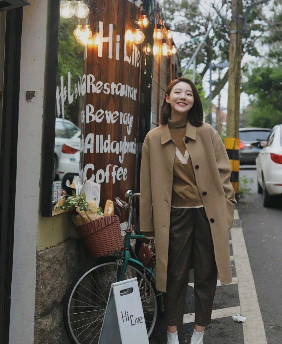 风景线 谁说穿基础款不好看的?只要会搭配,轻松成为街角的靓丽风景线