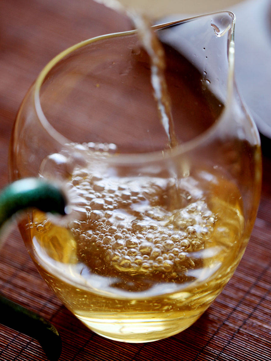 普洱茶三泡四泡是精华真的吗为什么有的茶泡到尾水更好喝