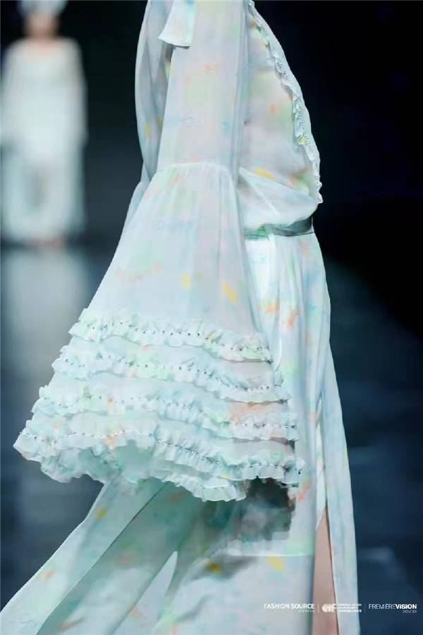 视觉 VAN SUNSUN上善《翎》系列登场，沉浸式体验西域浪漫风情