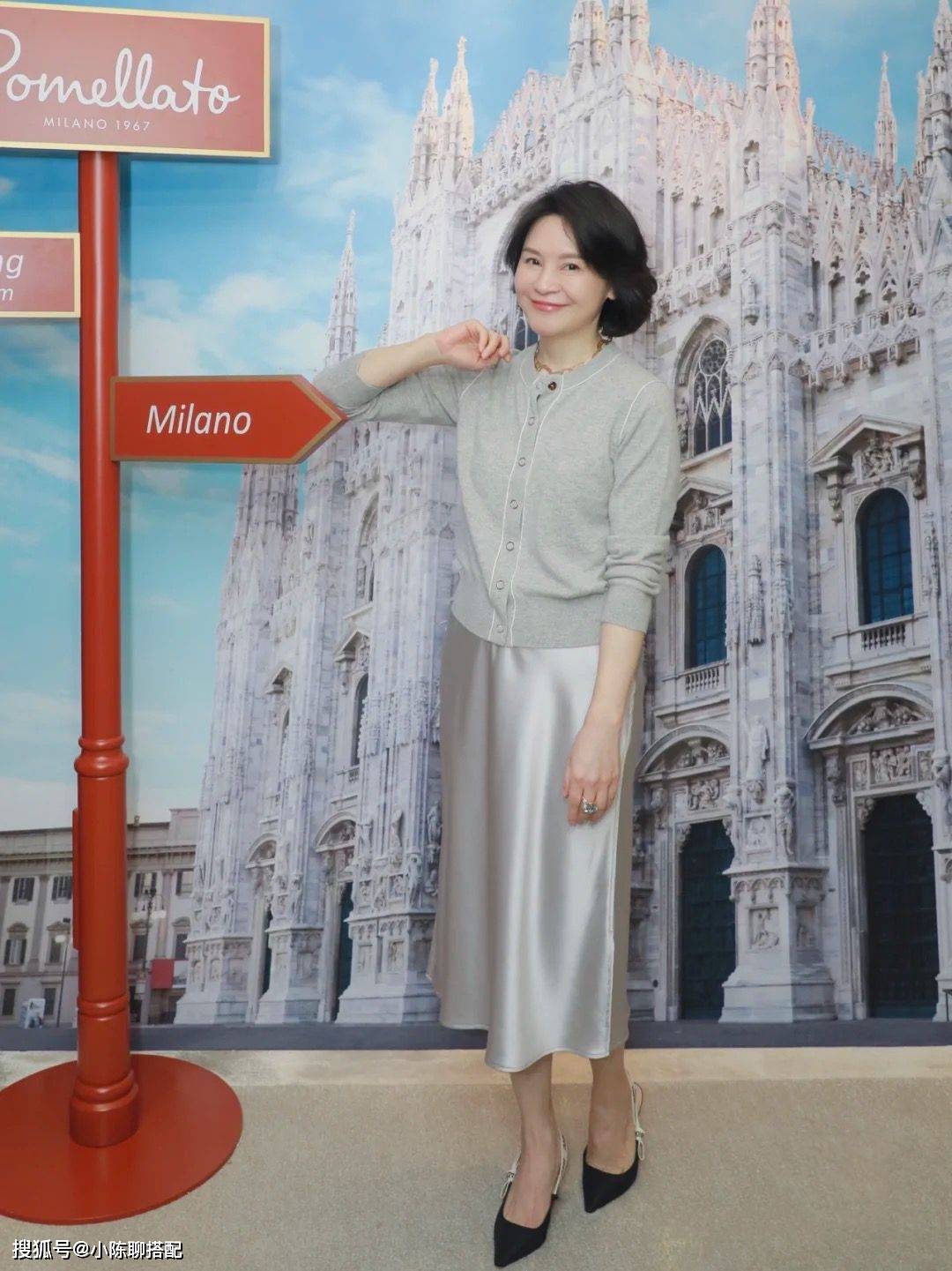 秘密 今秋“毛衣+半裙”凭什么时髦？穿衣高手的时髦秘密，关键在这里