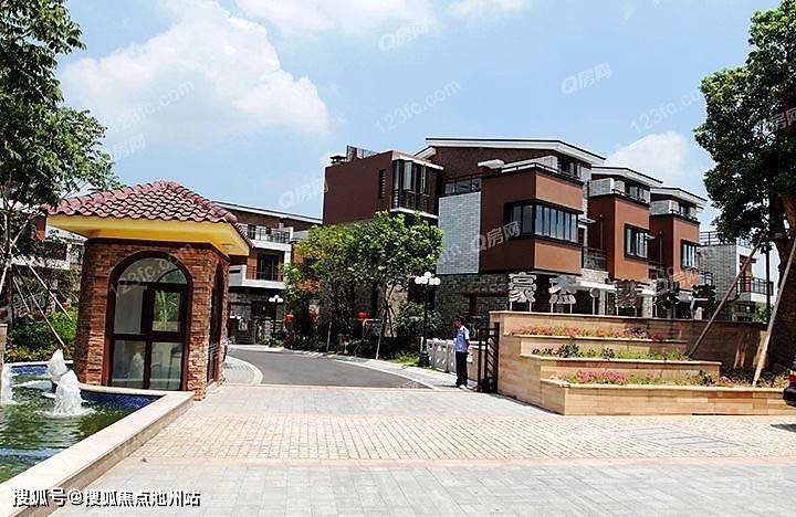 【官网】【豪杰翡翠湾别墅】★售楼处电话——售楼中心位置——最新