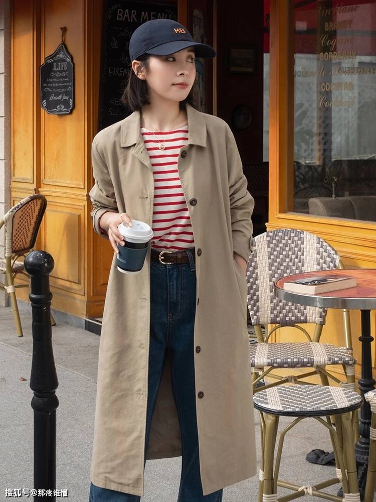 可以在 搭素色衬衫,搭小脚裤,搭高跟鞋,知性又女人搭T恤,搭直筒裤