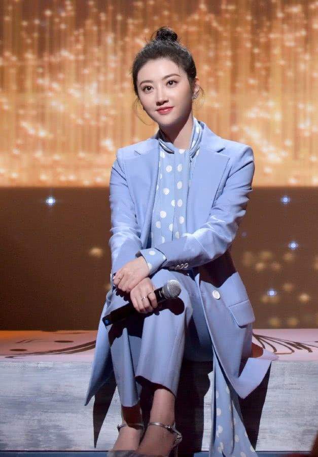 职场 好看到爆!从一线女星正装看职场穿搭