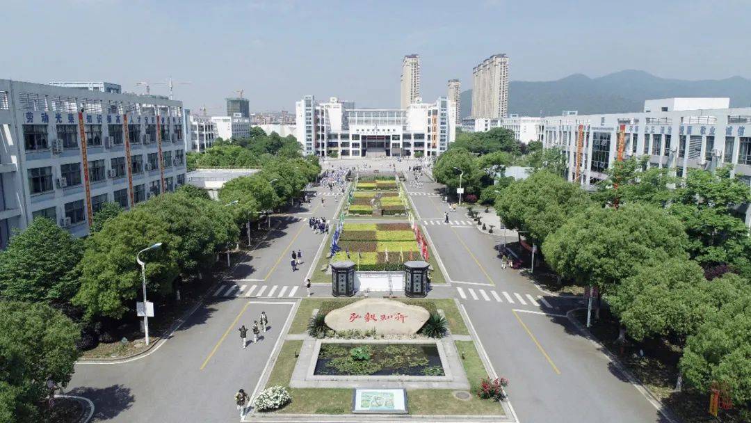 坐落于浙江省湖州市的浙江信息工程学校,为进一步贯彻落实"双高"建设