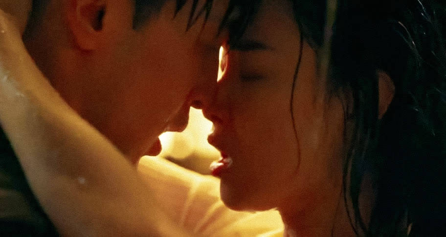 因为|倪妮新片首发预告，搭档邓伦上演“跨时空”爱恋，大街上深情拥吻