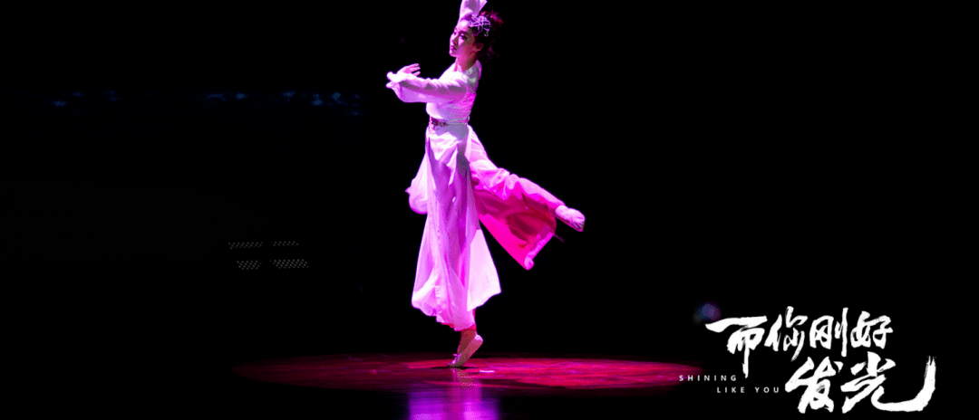 因为|消失三年,突然开播,只因他火了!