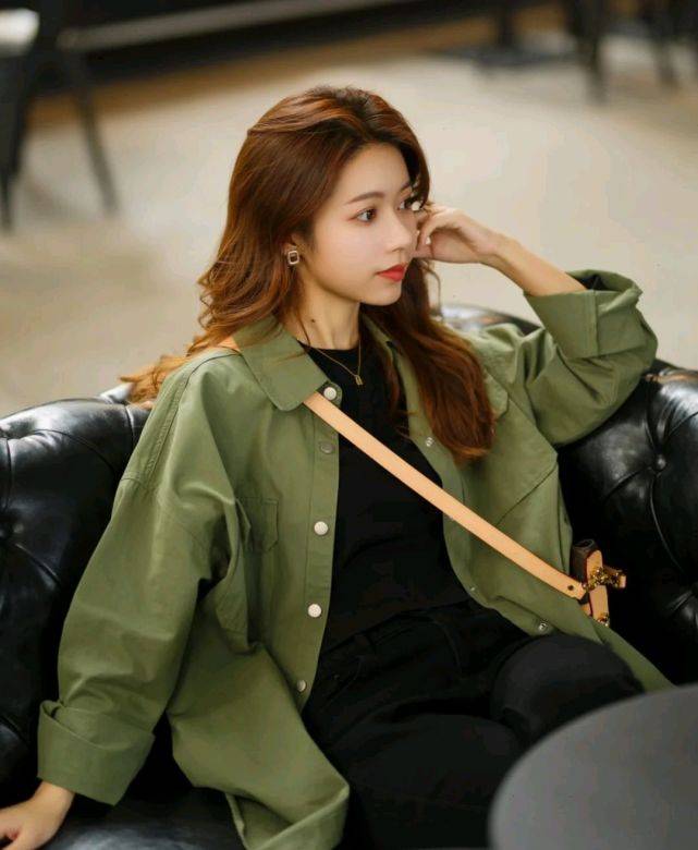 黑色 服装穿搭是女生的门面，可以很简约，但不能太过普通