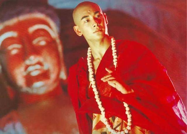 周星驰|香港电影十大经典角色,“九叔”林正英,“禁欲系”法海令人难忘!