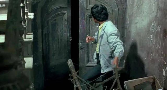 海市蜃楼|80年代十大“现象”佳片,《少林寺》1.6亿,《红高粱》获奖无数?