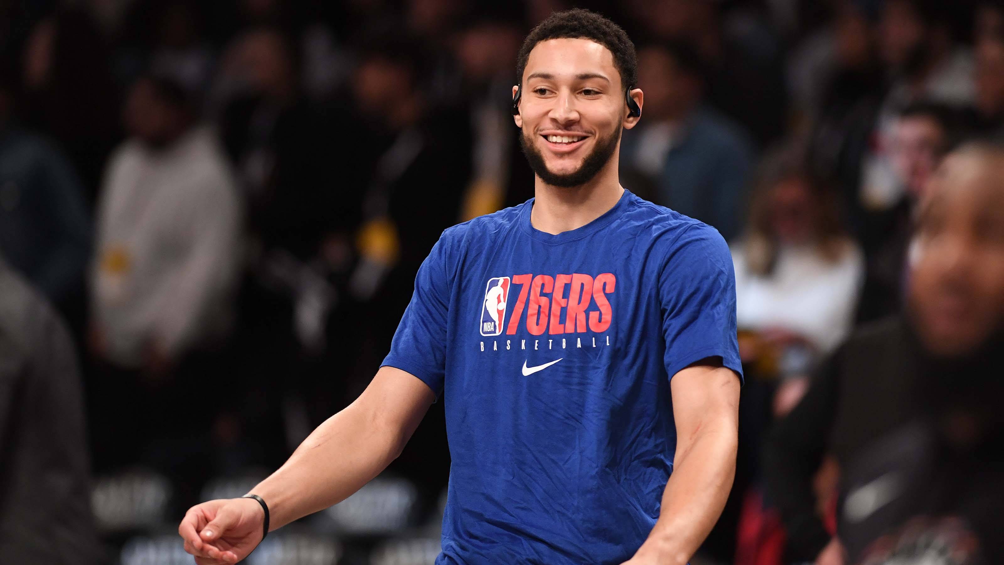 西蒙斯回归训练引热议!老里谈出战可能性,2队友:我们专注篮球