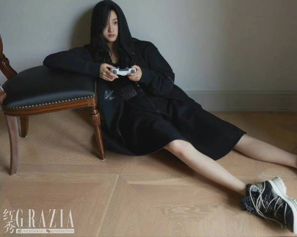 电影|华晨宇包场关晓彤新电影，电影口碑持续下滑，但她的人缘真的好