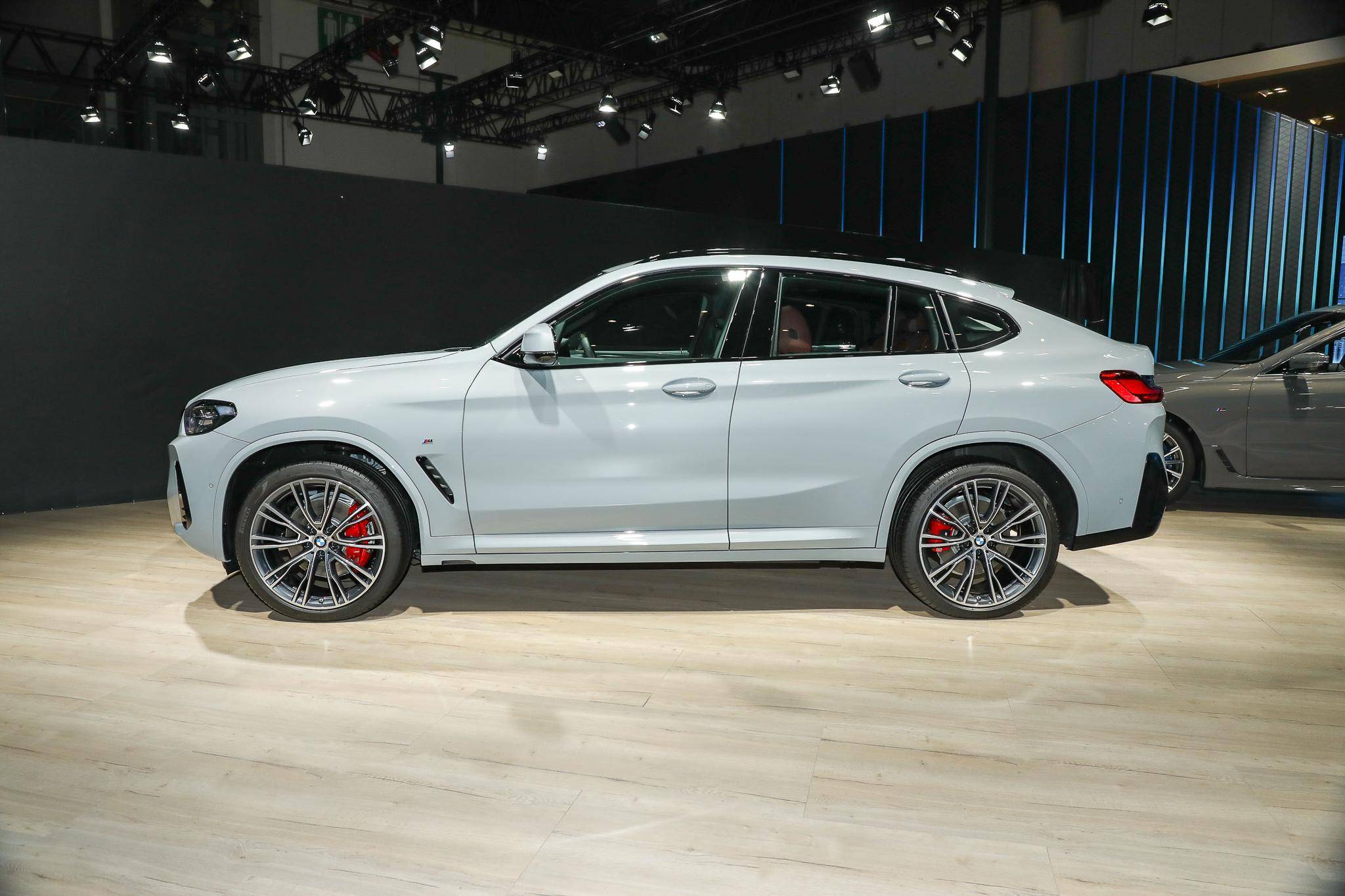 45.59万起 中期改款宝马x4上市 外形/内饰均升级