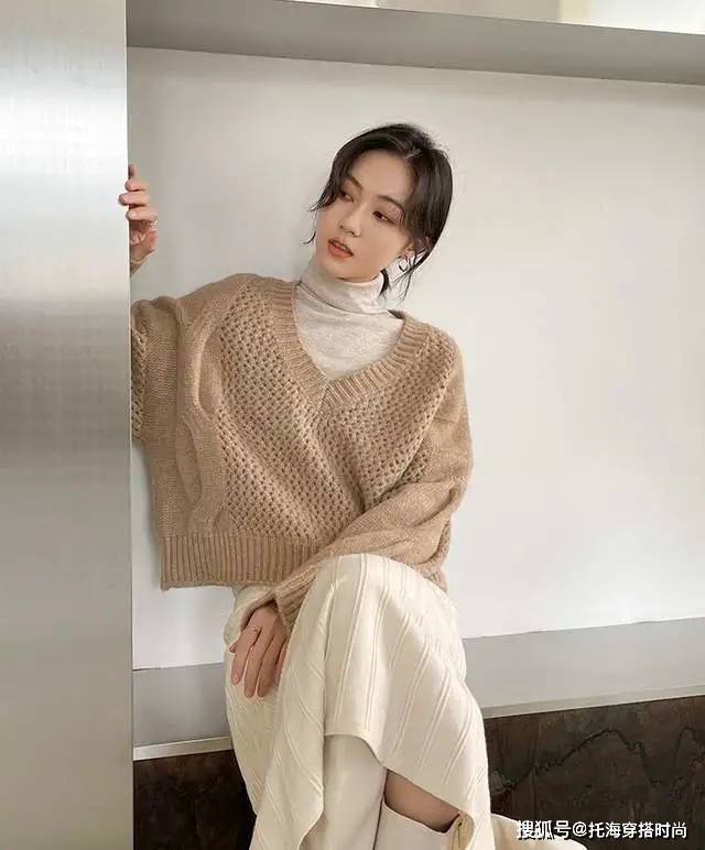 设计 毛衣是秋季很好的搭配单品，可单穿、可外穿、可内搭