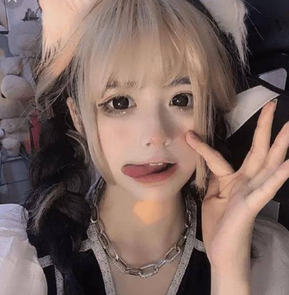 男儿身|萝莉网红安妮，靠骂人涨粉百万火遍全网，自曝“男儿身”惊呆众人