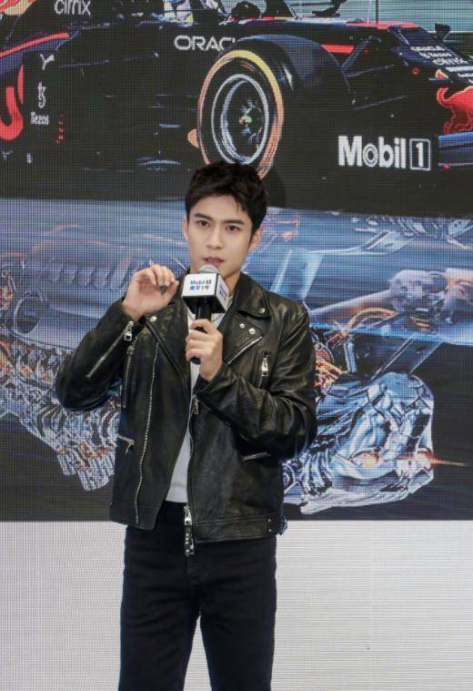 拥有"男版张雨绮"之称,靠身材出圈,这谁顶得住_韩东