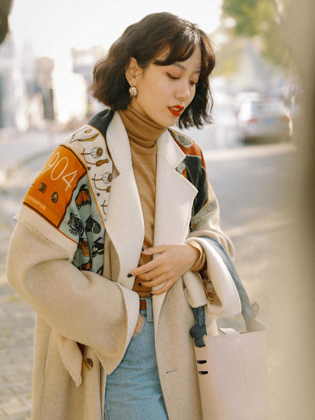 是属于 被法式穿搭造型惊艳了！毛衣搭配阔腿裤高级时髦，秋冬该这么穿