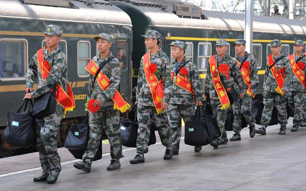 原创大学生想参军满足几个条件可以直接保送军校看看你是否达标