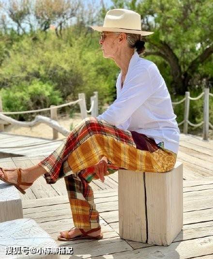 配饰 成熟女人的时髦很难吗？这些奶奶各有妙招，照着穿洋气得体还优雅