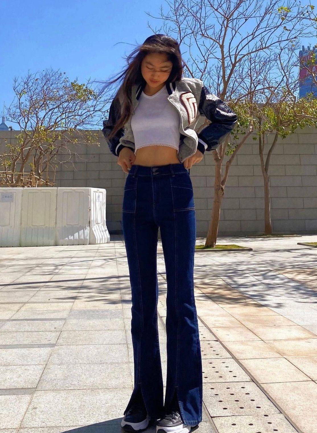 年龄段 任达华女儿真长大了，超模般高挑身材也能驾驭少女风，虎父无犬女