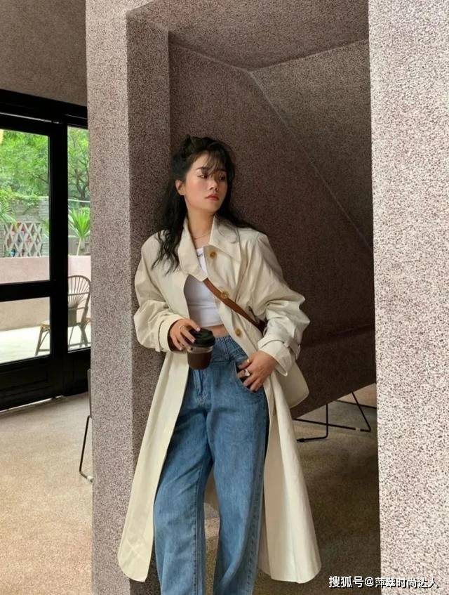 颜色 秋天穿风衣有些显老,摆脱雷区,摆脱廉价感!