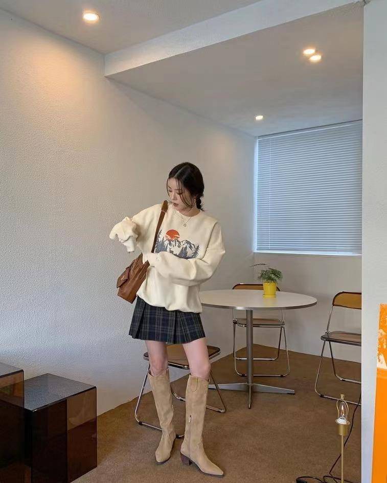 米色 卫衣搭配推荐！配半裙真的太好看！