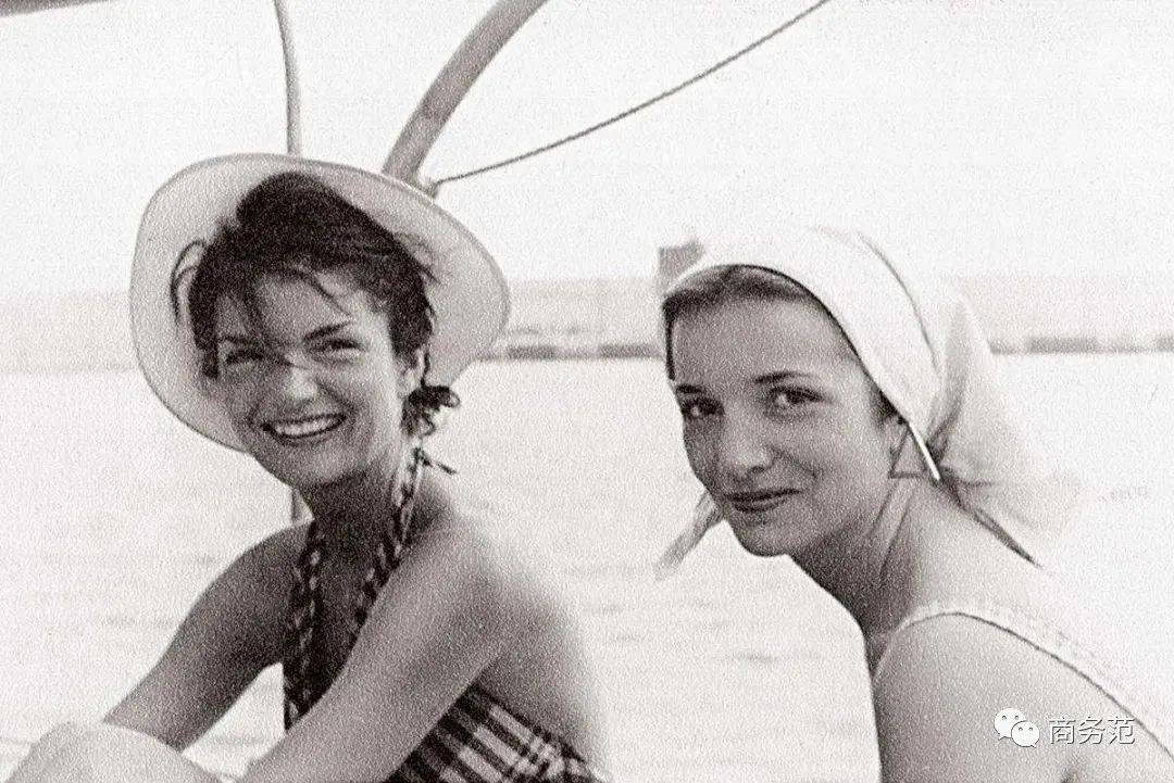 生活史上最强塑料名媛姐妹：姐姐嫁总统、妹妹当王妃，还一起抢首富撕了一辈子…