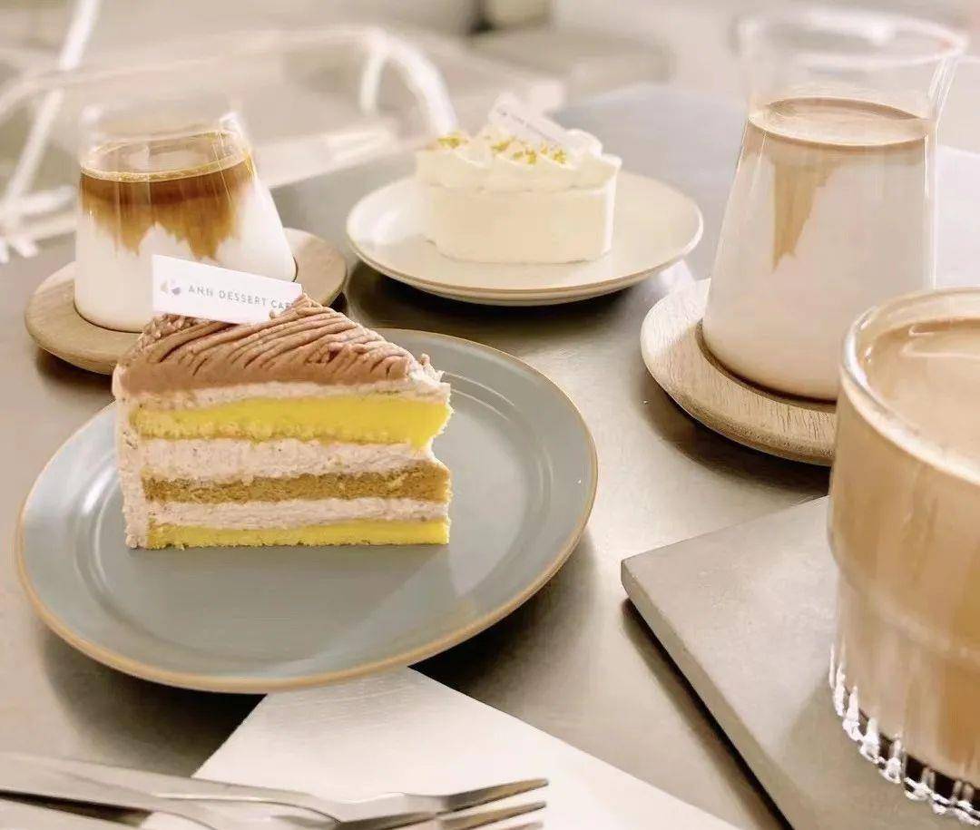 米色 卫衣搭配推荐!配半裙真的太好看!