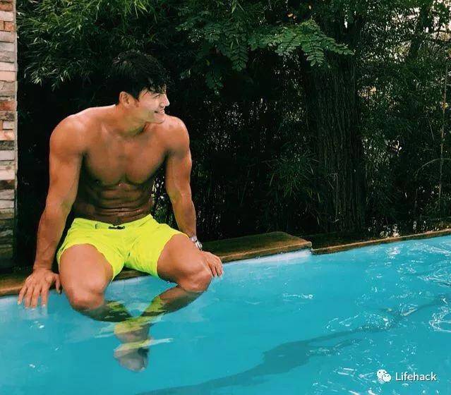 身子|杭州肌肉男一个月狂吃160袋鸡胸肉，结果把肾给毁了