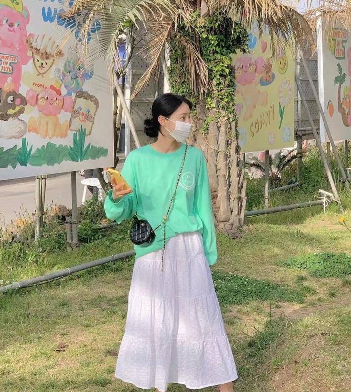 米色 卫衣搭配推荐！配半裙真的太好看！