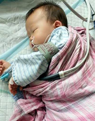 宝宝几个月开始出牙哭闹如何解决 6908e3cf1aa84c3a93e3f138801d1a29.jpeg