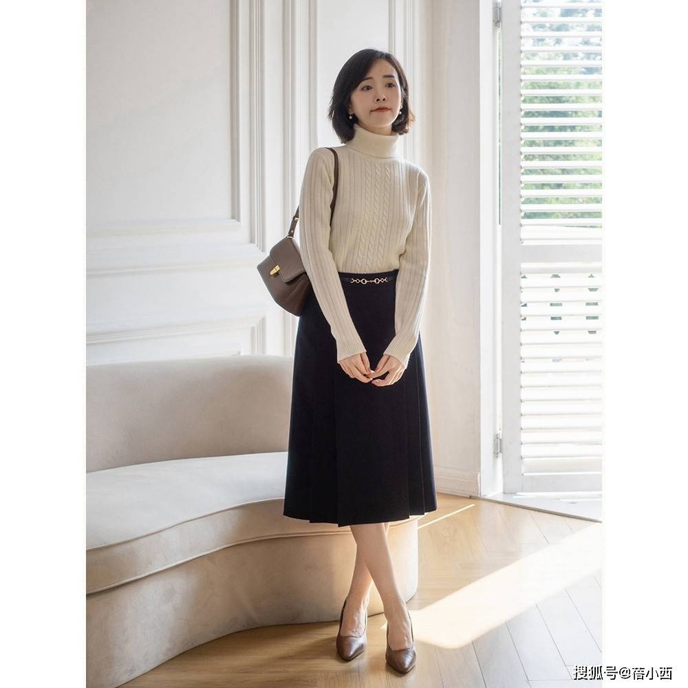 服装 奔三奔四的女人，秋冬多穿“毛衣”，漂亮的款式和版型，都选好了