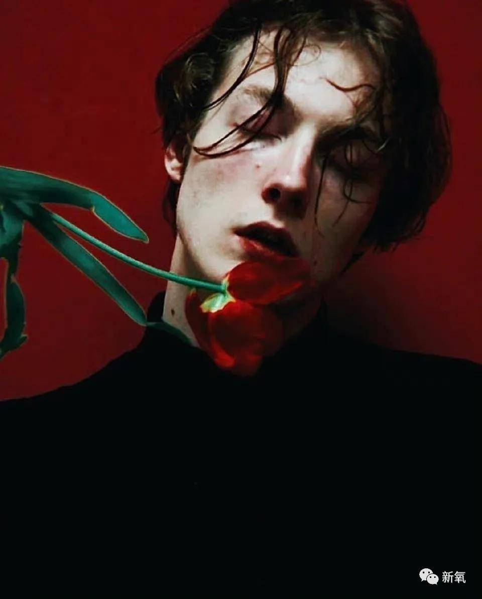 Charles 这是人类能长出来的脸吗?!