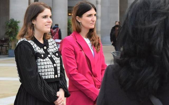 短裙 英国尤金妮公主身材大变样！格纹短裙暴露粗腰，脸盘子更是胖一圈