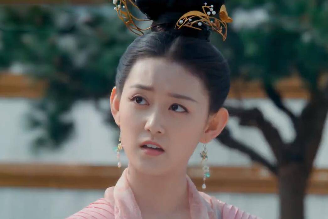 鎏英同一部剧中，当女配和女主造型一样，就很考验女主颜值了