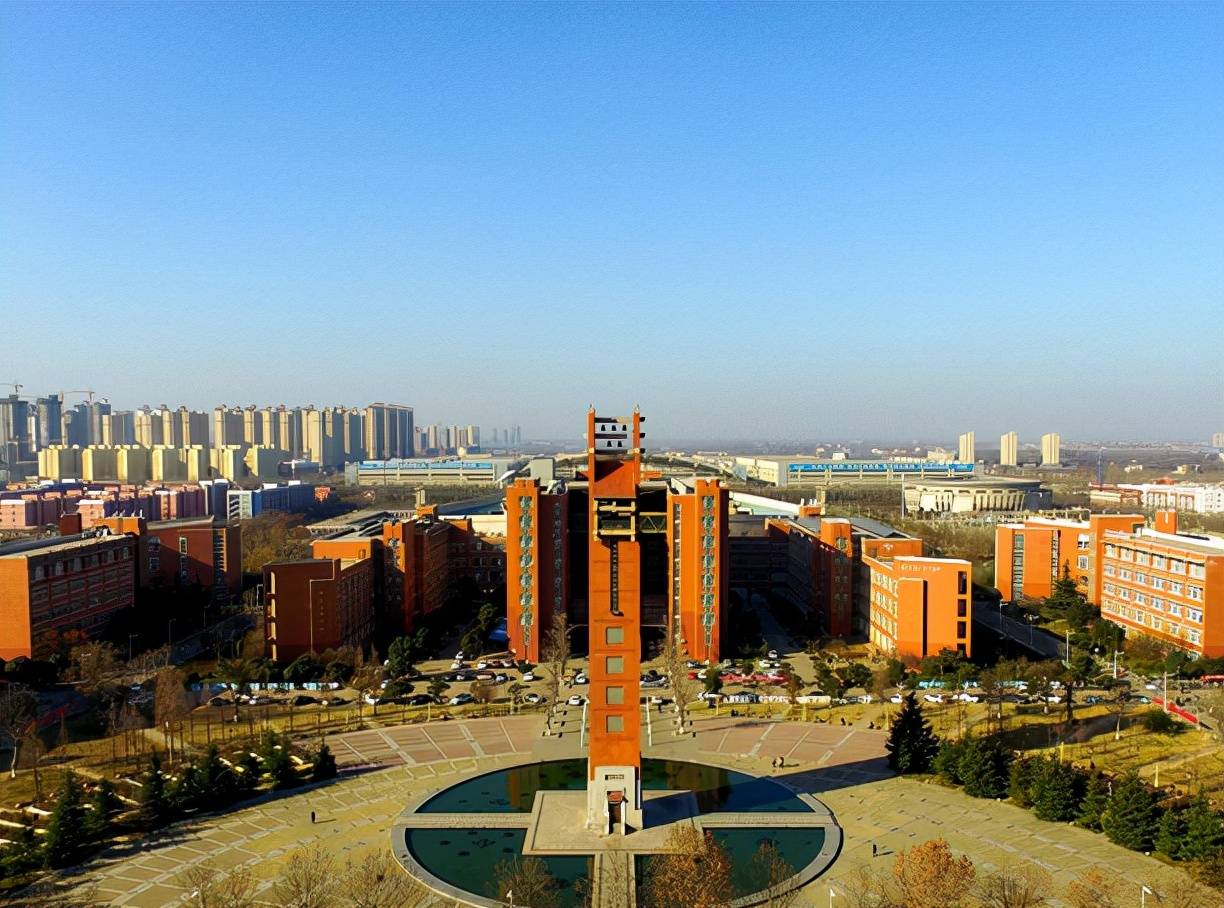 郑州大学主校区图片
