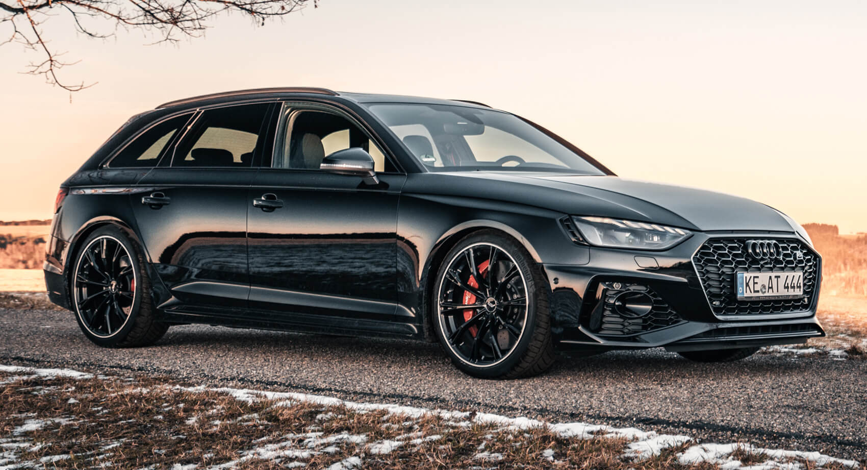 扮猪吃老虎的奥迪旅行车rs4可不是a4双涡轮450马力v6加持