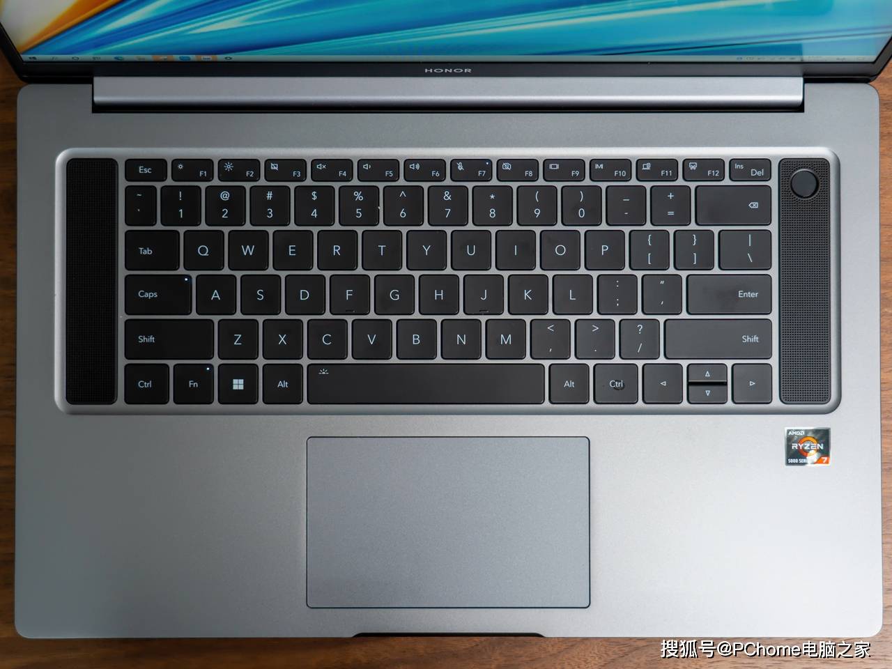 更专业的大屏高性能轻薄本 荣耀MagicBook 16 Pro评测