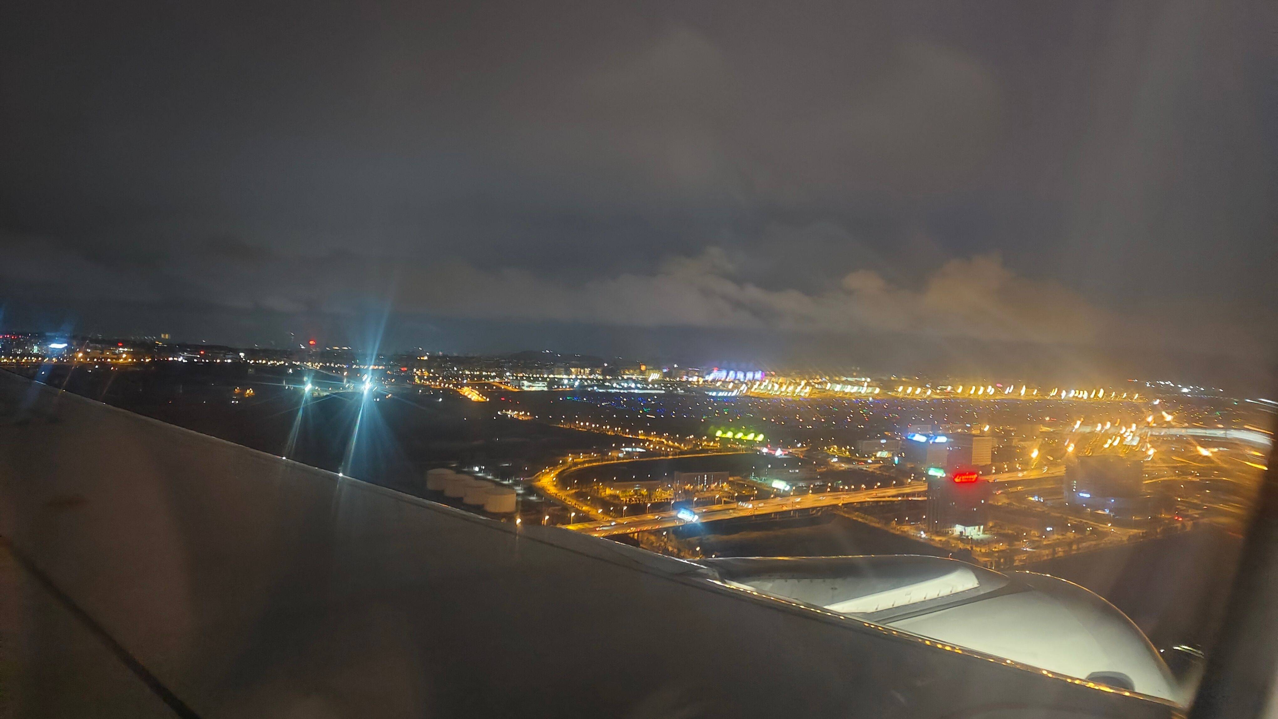 从宜春到重庆感受空闲的宜春明月山机场比高铁站还小的机场