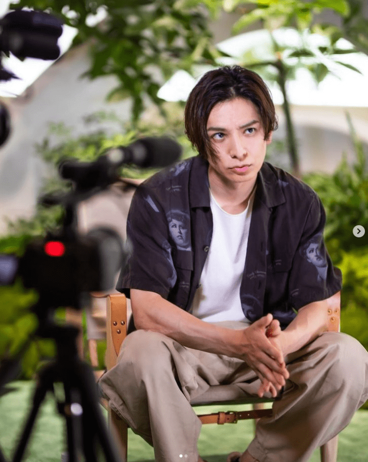 王俊凯受刑戏份 结婚1年多传好消息 生田斗真小10岁妻子怀孕了 预产期明年春天