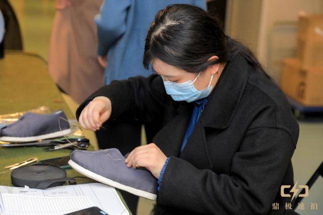 纳兰 非遗满绣刘思彤助力大型昆曲《林徽因》在京首演成功