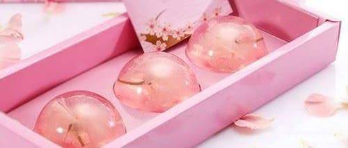 桃子|少女爆棚的5种“粉色系”零食,吃过3个的萌妹子,全吃过的女胖子