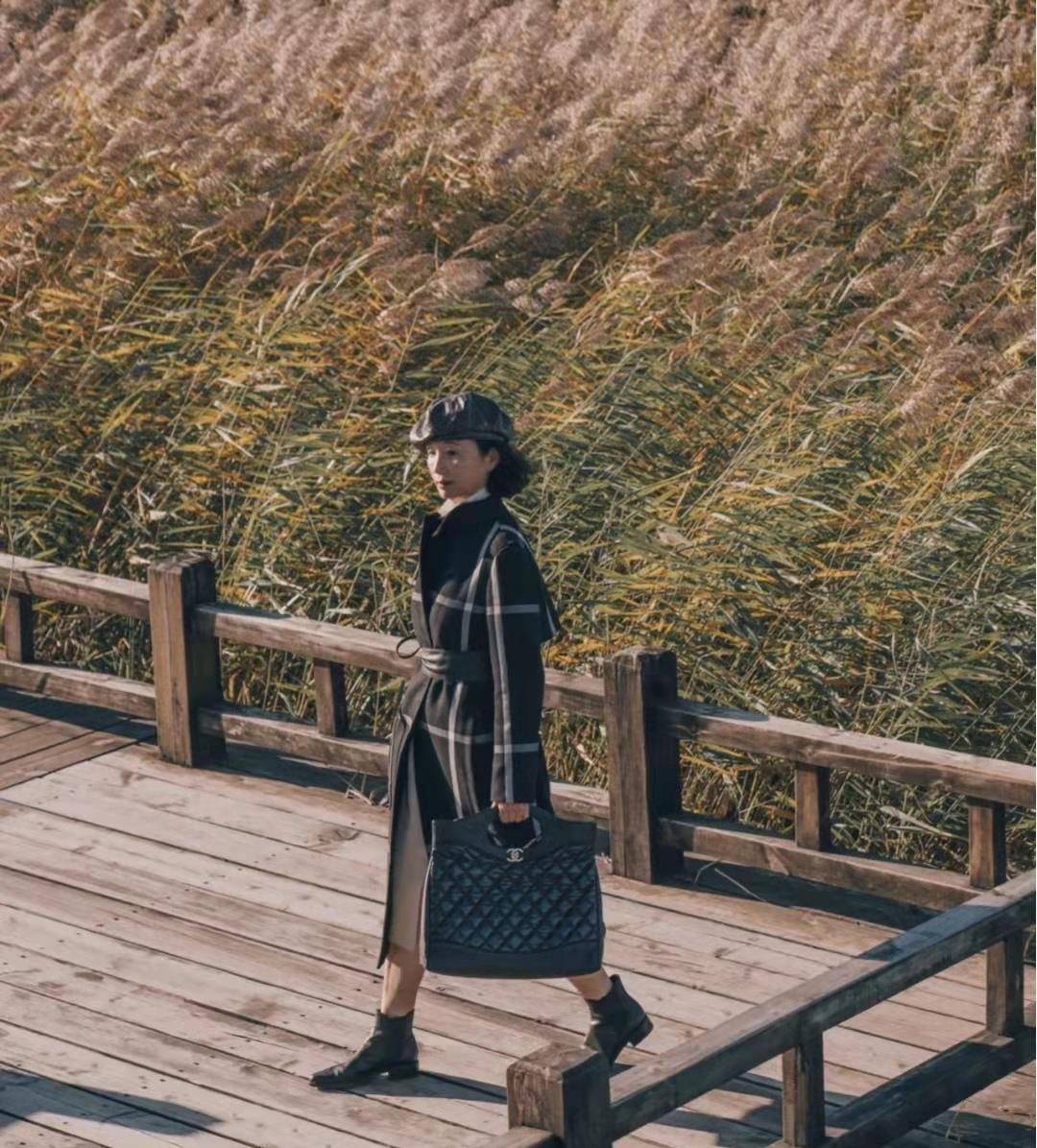 学三木 50岁女人别只顾保暖，学三木妈妈这样穿，减龄时尚还优雅