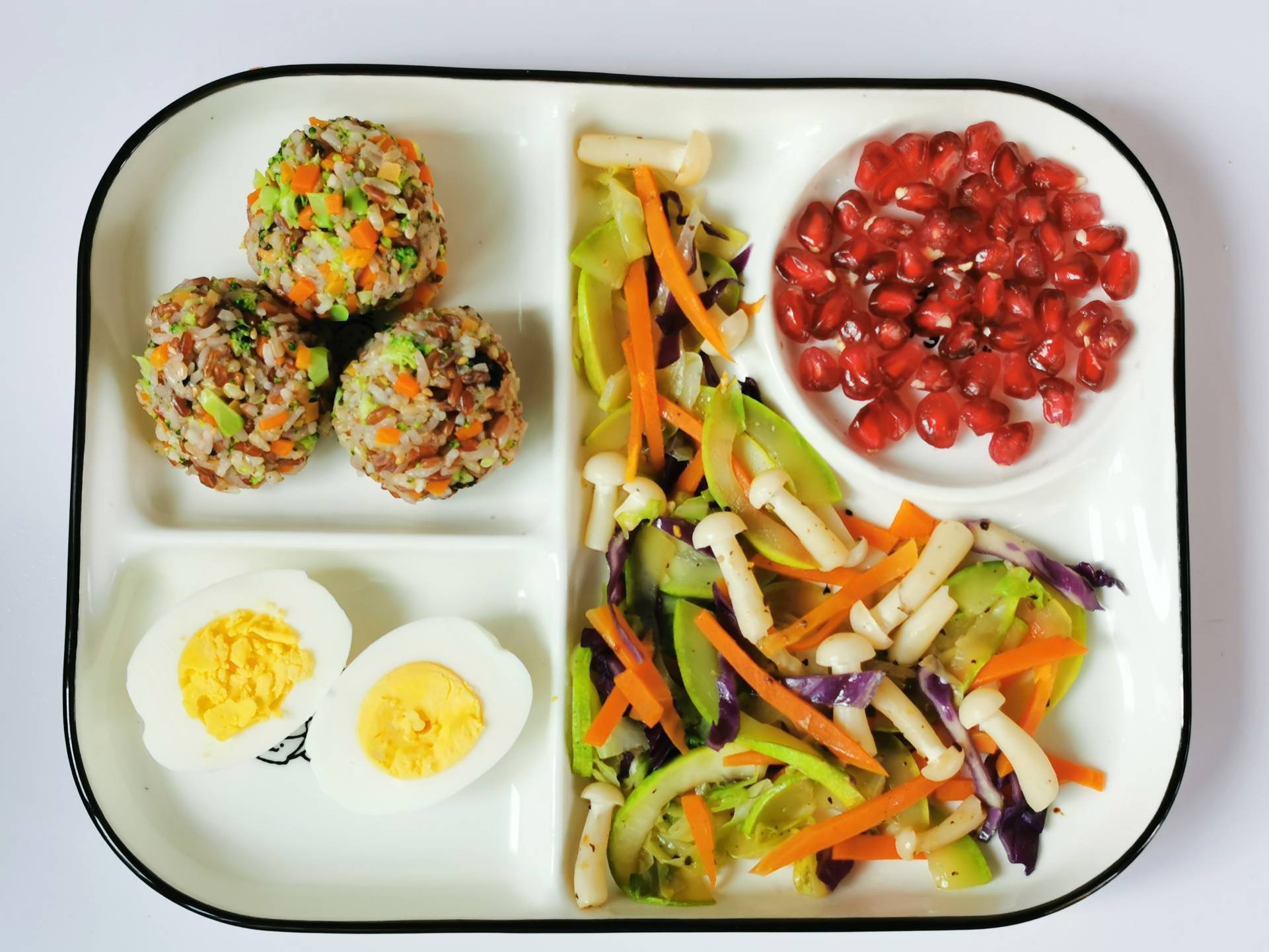 食品|这3种早餐平时要少吃，营养低伤肠胃，很多人不知道，每天都在吃