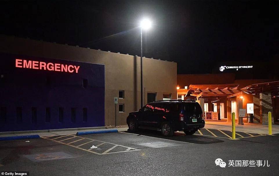 了真|电影道具枪里被装了真子弹！美国老牌演员片场意外走火，一死一伤！