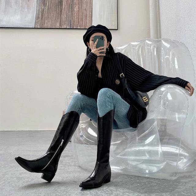 视觉 “时髦精”必备的中筒靴,为什么被你穿出水鞋感,或许是搭配问题