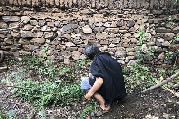 说法老话说：“锁口纹饿死人，眉过眼使金碗”，啥意思？啥是锁口纹？